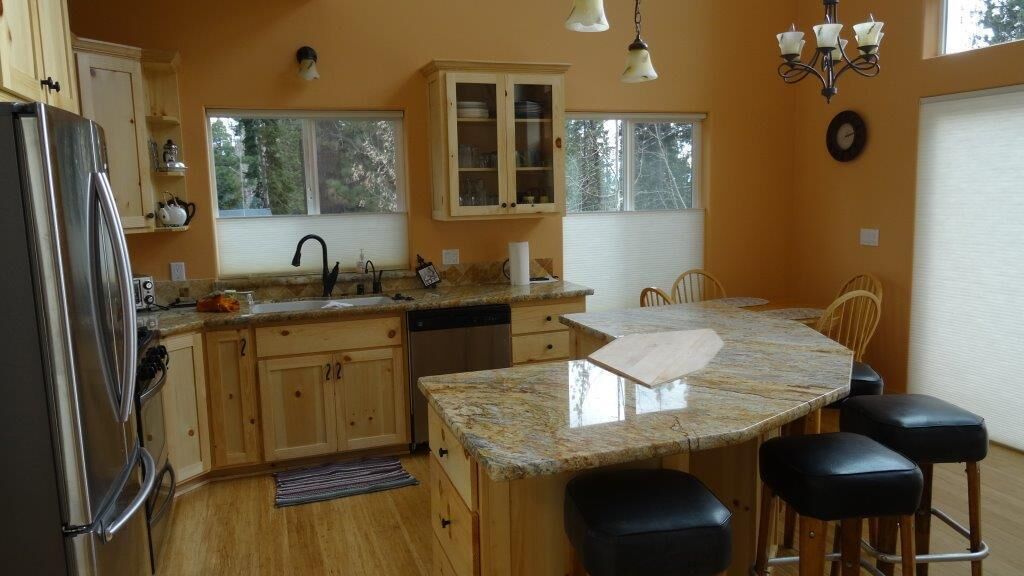 Brand New Sunny Three Bedroom Lake Tahoe Chalet In Great Location