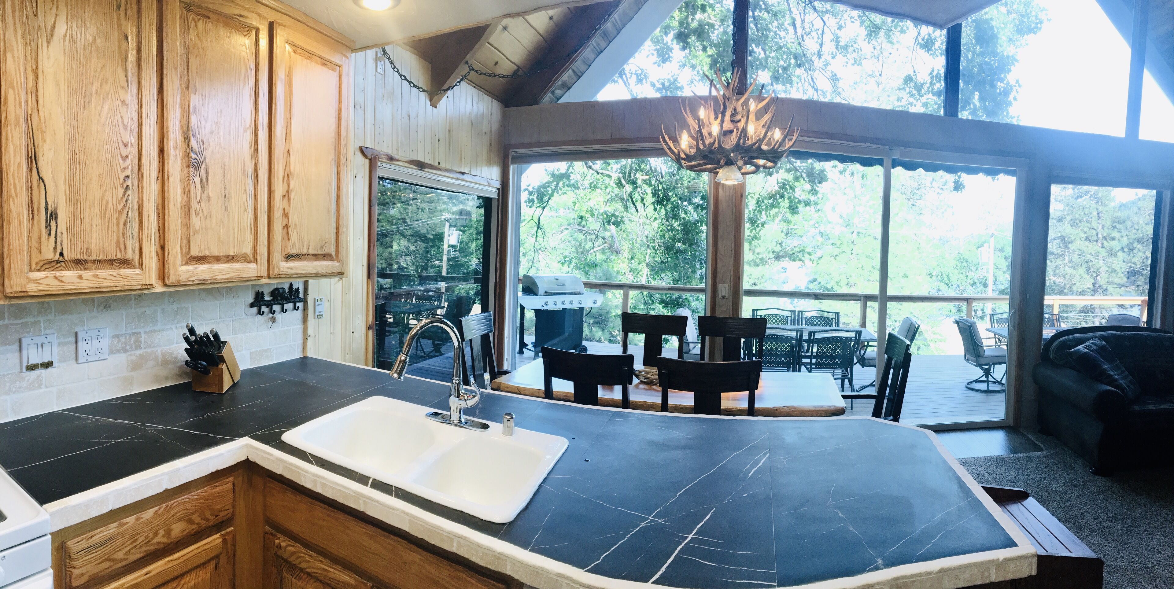 Family lake house next to Sugarloaf Marina with a huge deck, views & game room