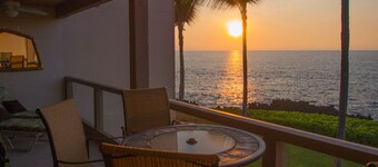 Spectacular Oceanfront Condo With Beautiful Sunsets