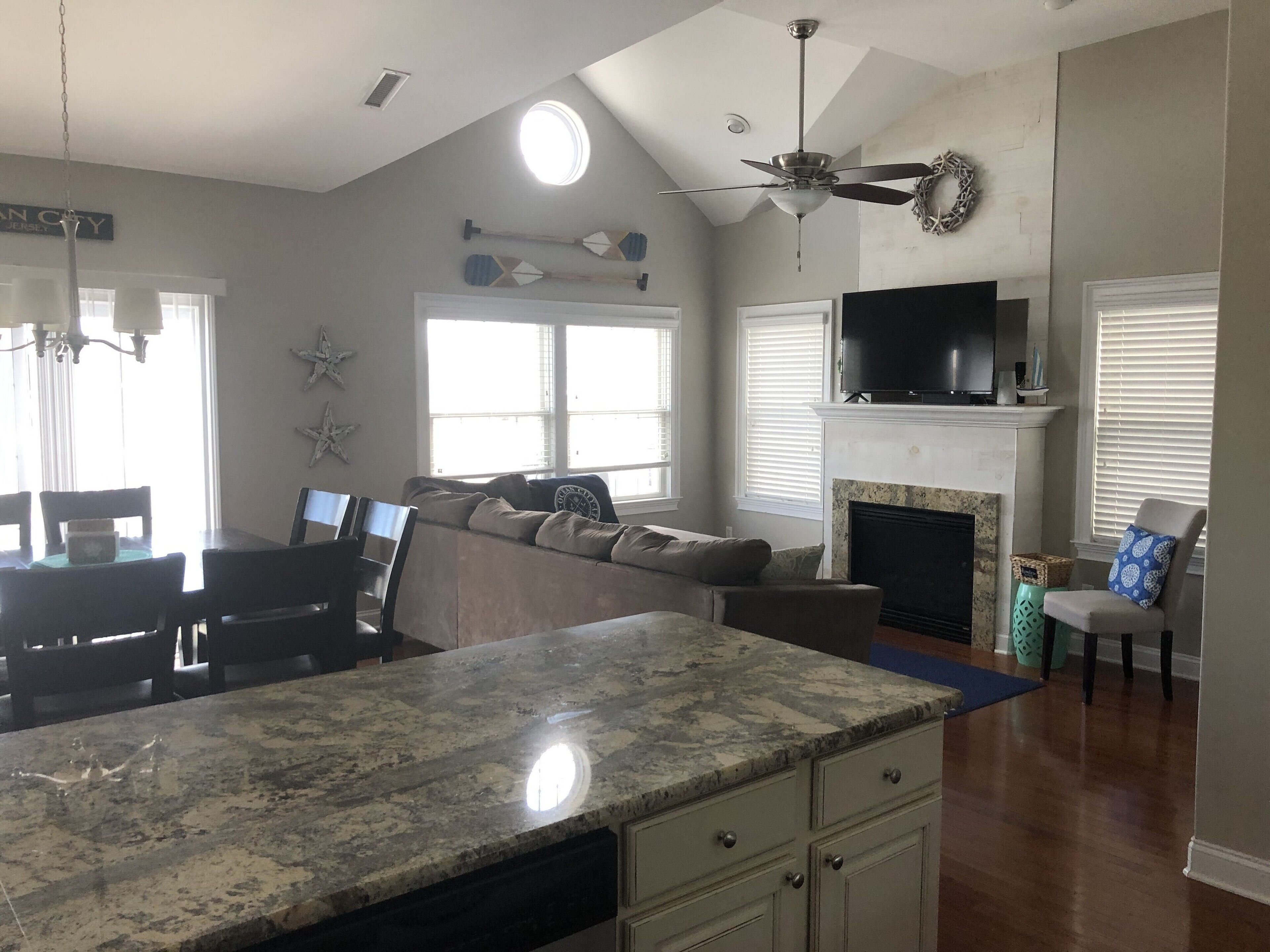 Memories ..... ARE Made IN Flip Flops!!!
4 Bedroom ON Asbury, 3 Blks TO Beach