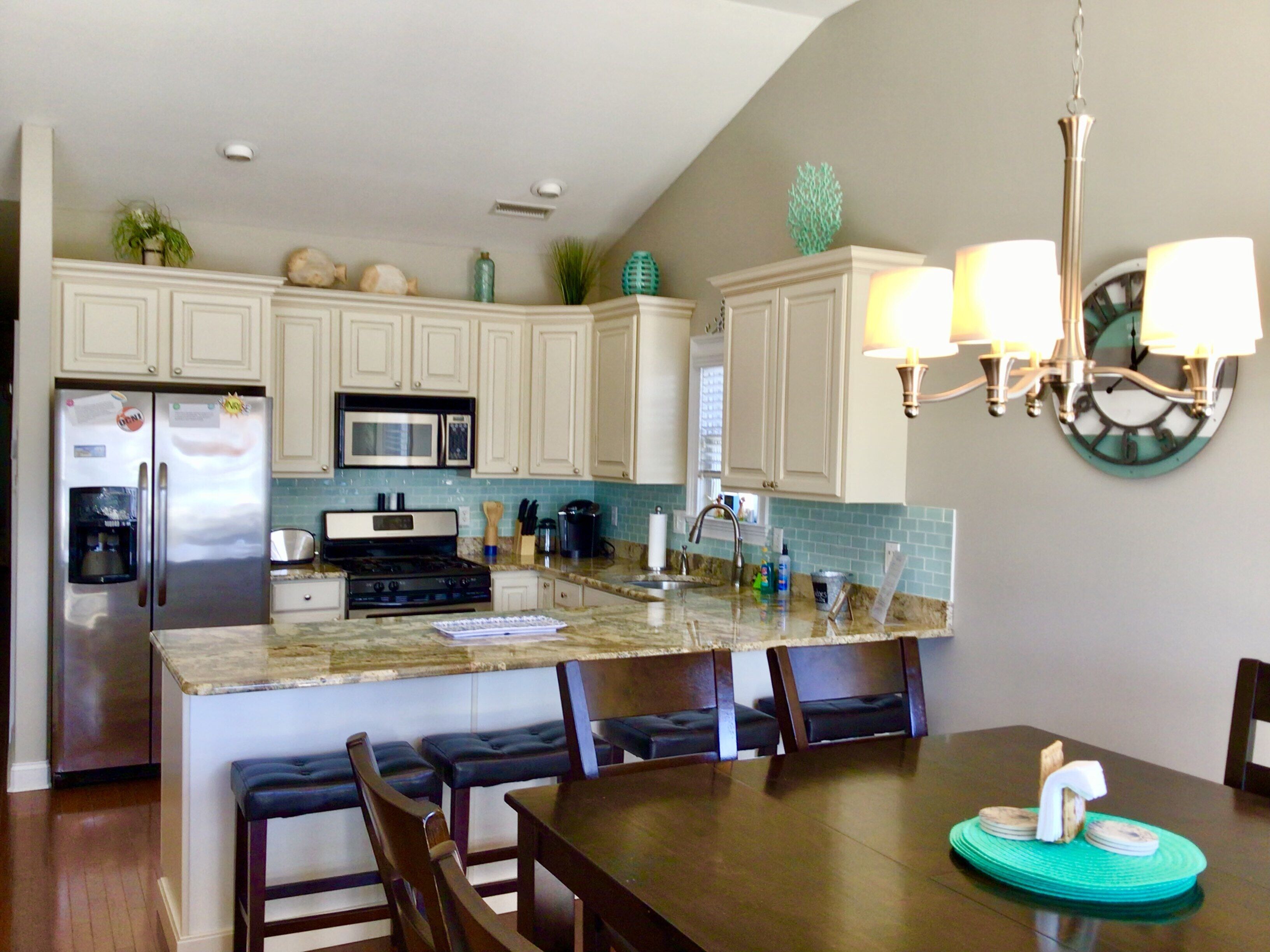 Memories ..... ARE Made IN Flip Flops!!!
4 Bedroom ON Asbury, 3 Blks TO Beach