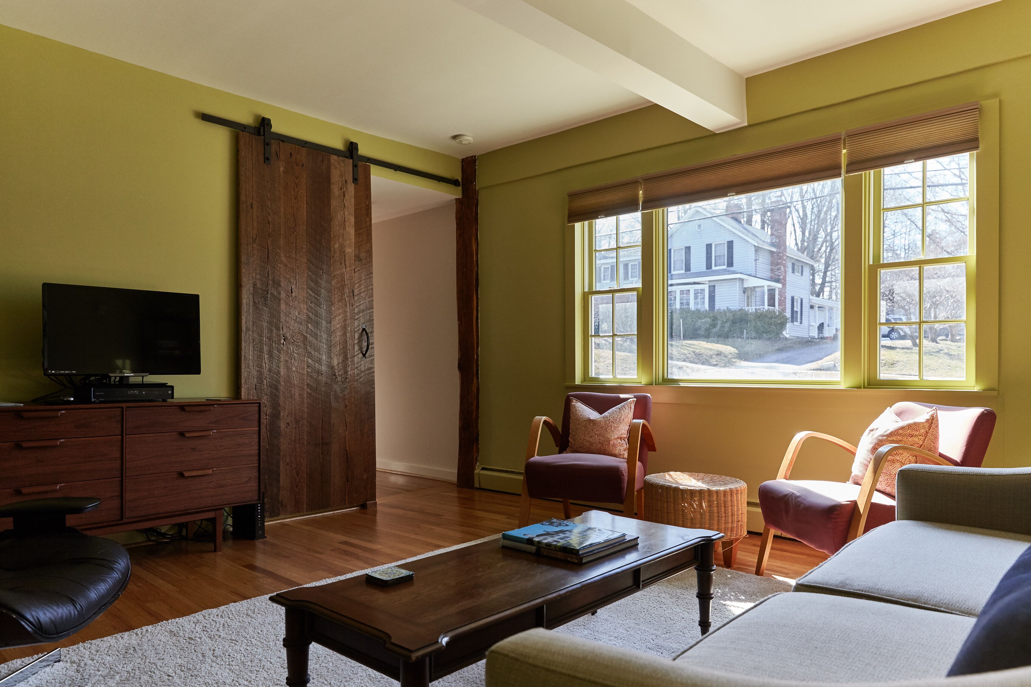 In Town, walk to everything. Near lake, Hotchkiss, IMS, and Salisbury Schools