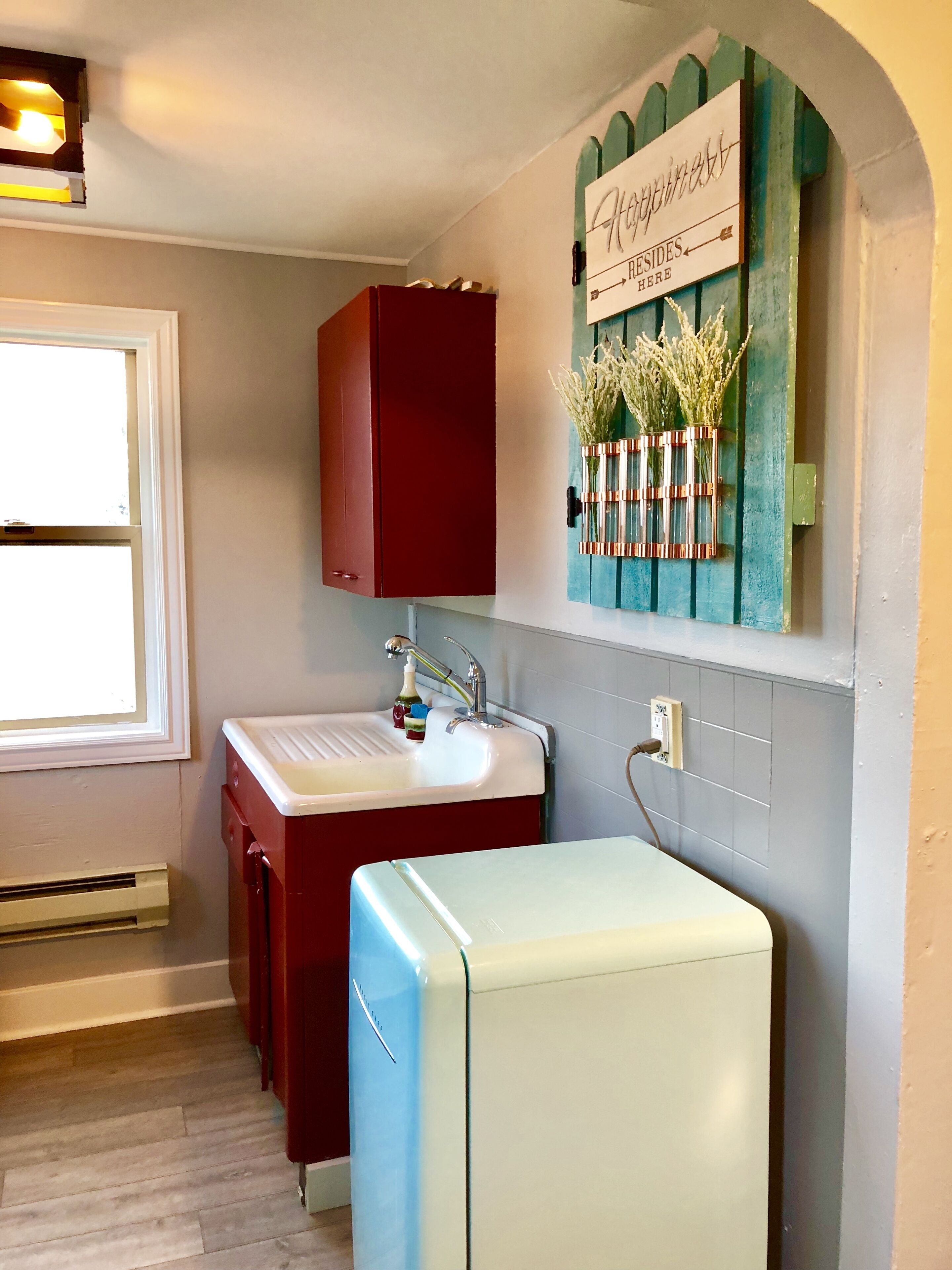 Retro 50's charm with modern amenities.