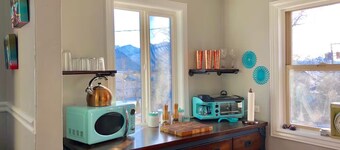Marathon Historic Apartments-Retro 50's -Heart of Downtown-1 bedroom-sleeps 4