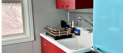 Refrigerador, microondas, horno y tostadora