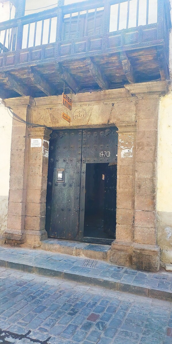 Exterior - Anais y Nicolas Hostel (Cusco)