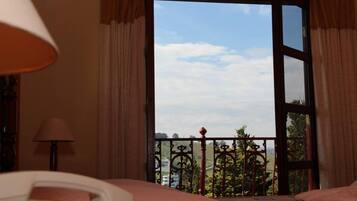 Suite Master Quíntuplo | 1 quarto, frigobar, Wi-Fi de cortesia, roupa de cama