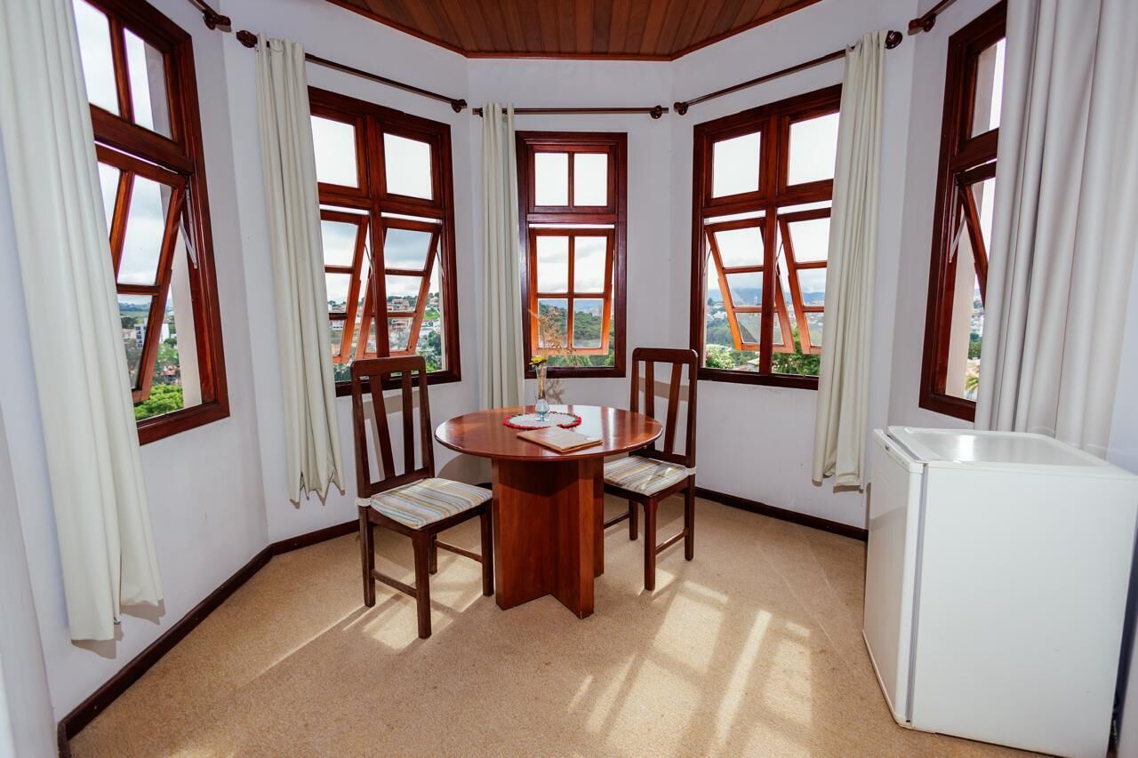 Superior Suite | Living area | 32-inch LCD TV with cable channels, TV