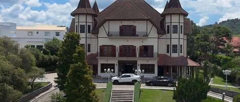 Fachada del alojamiento