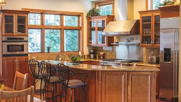 雪櫃、微波爐、洗碗機、咖啡機/沖茶器