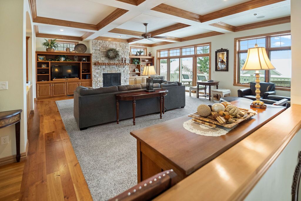 TV, fireplace, DVD player, stereo