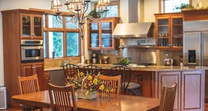 Heart of Fish Creek!- Newer Construction - 4BR, 4.5BA Condo-Sleeps 8-10