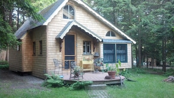 The Well House, Cabin in the Pines.