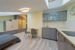 Apartment, 1 Queen Bed, Non Smoking | Living area | 42-inch Smart TV with digital channels