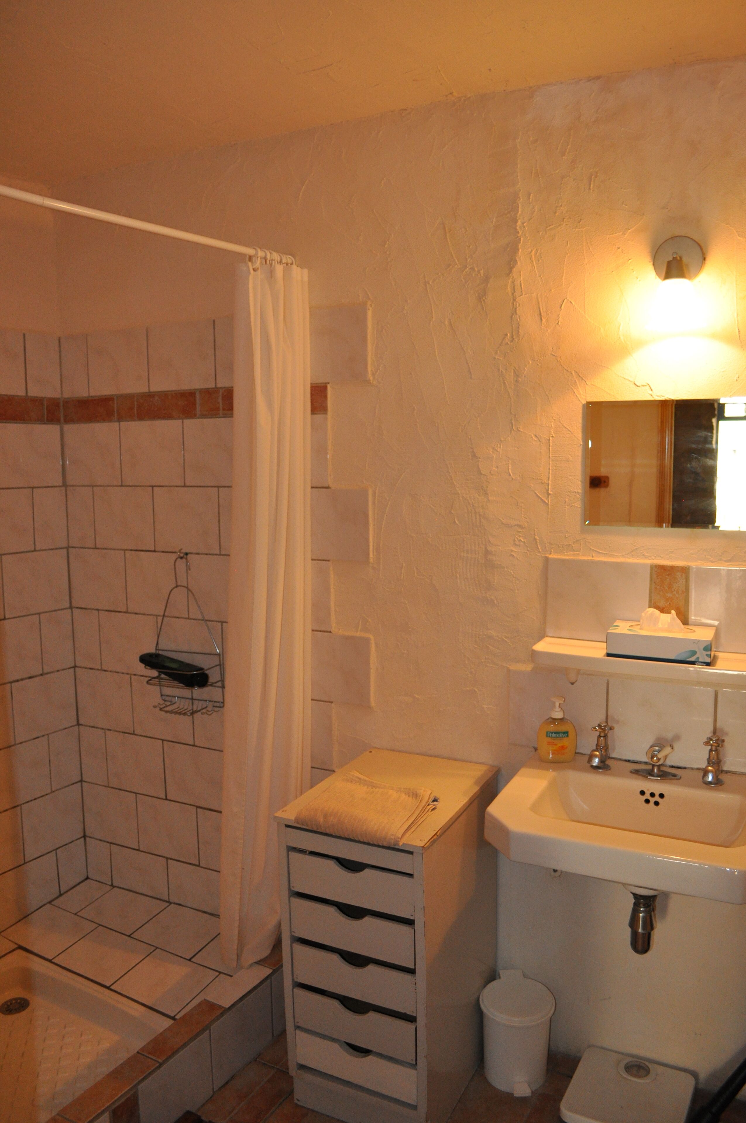 The Cathar Cottage, Pennautier - Lovely, Traditional Village House 