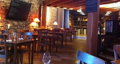 The Cathar Cottage, Pennautier - Lovely, Traditional Village House
