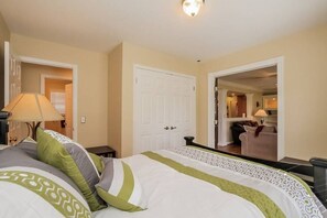 4 bedrooms, desk, iron/ironing board, free WiFi