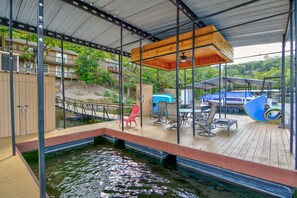 Outdoor dining - Family Friendly Lake Home, Private Boat Dock, Lake Ozark  (Lake Ozark)