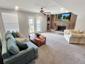 TV, ping pong - Family Friendly Lake Home, Private Boat Dock, Lake Ozark  (Lake Ozark)