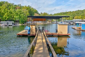 Marina - Family Friendly Lake Home, Private Boat Dock, Lake Ozark  (Lake Ozark)
