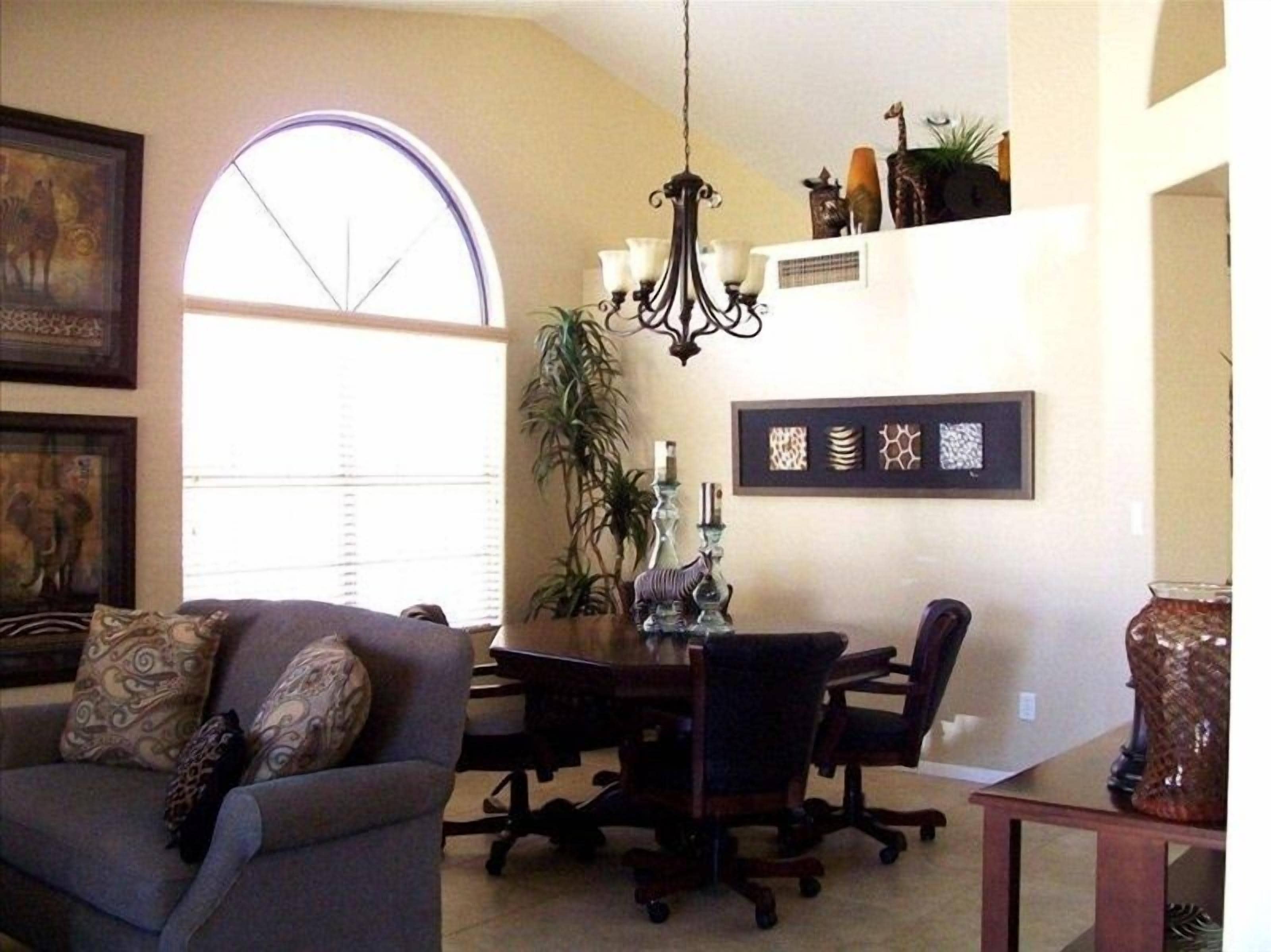 Great Home, Great Price, Great Location, W / Custom Built Pool - Glendale, AZ