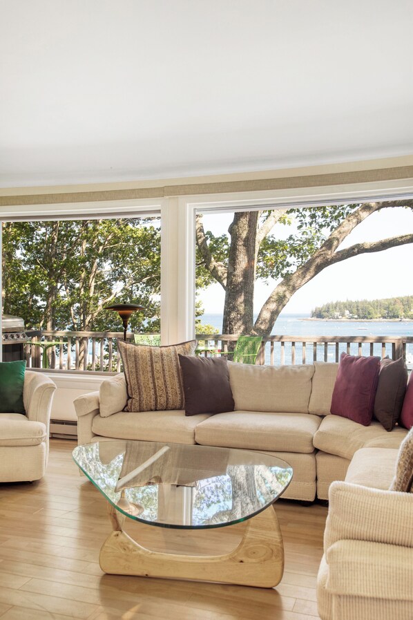 TV connectée, cheminée