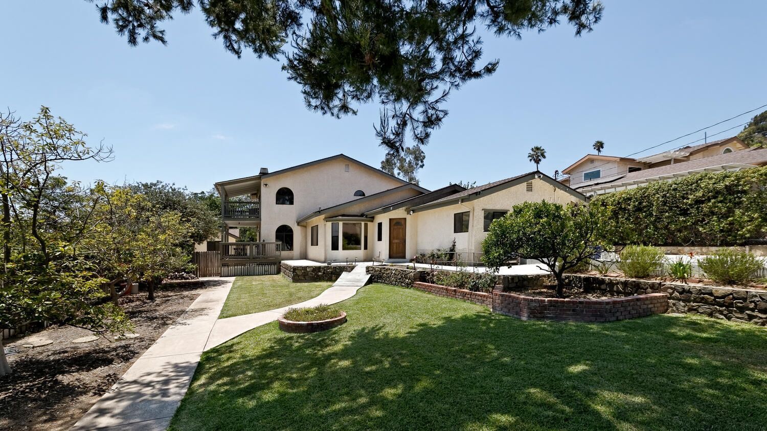 Family Getaway Central To LA, Santa Barbara, & Essential California Beaches!