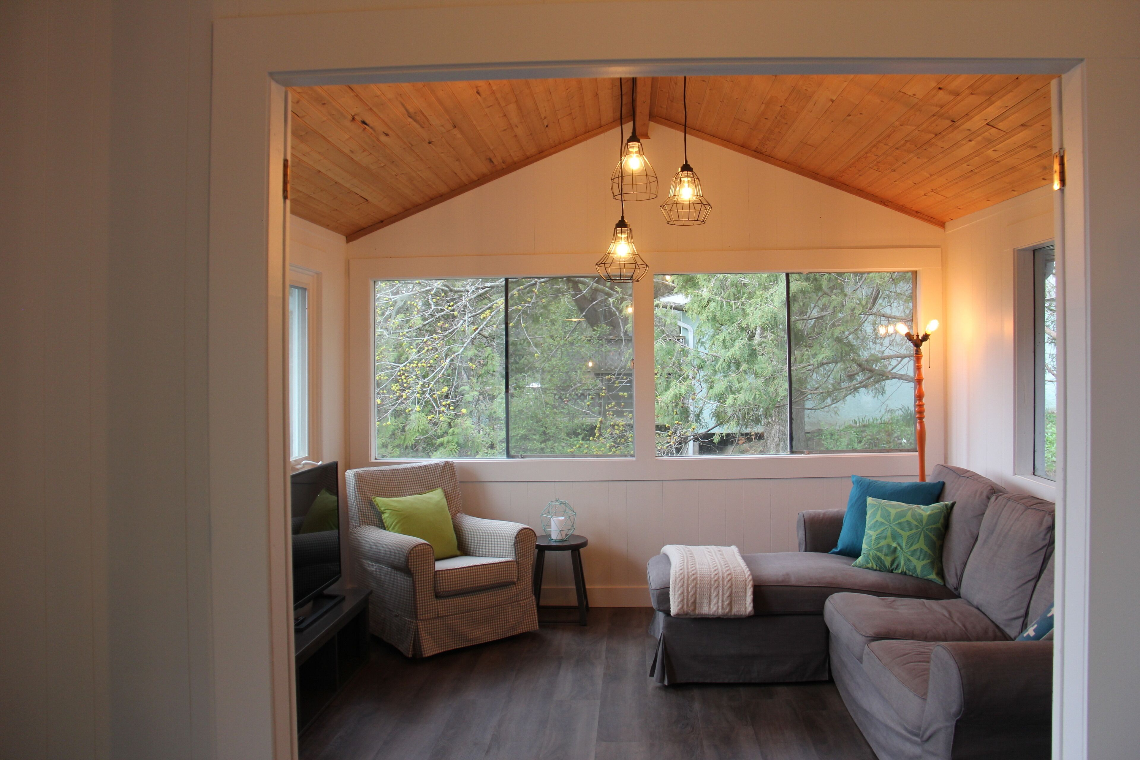 The Raven's Nest - Prince Edward County