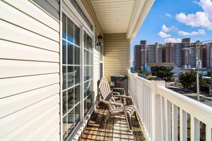 Property grounds - Grand Ocean Getaway! Private Pool! (North Myrtle Beach)