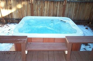 Outdoor spa tub - The Cozy Tahoe Cabin - Hot Tub, Pet Friendly, & 5 Min. to Lake (South Lake Tahoe)
