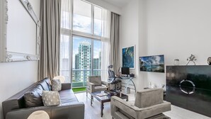 スマートテレビ、PC モニター