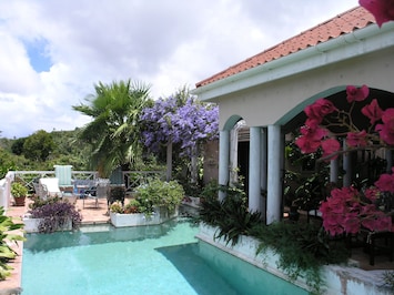 Image of   Ocean View villa. 5 min drive to 4 seasons and beach