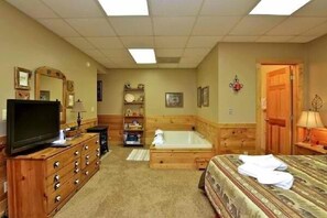 1 bedroom, iron/ironing board, WiFi, bed sheets - Best Rate & Location! 1/2 Mile to Parkway. Your Escape Awaits! (Pigeon Forge)