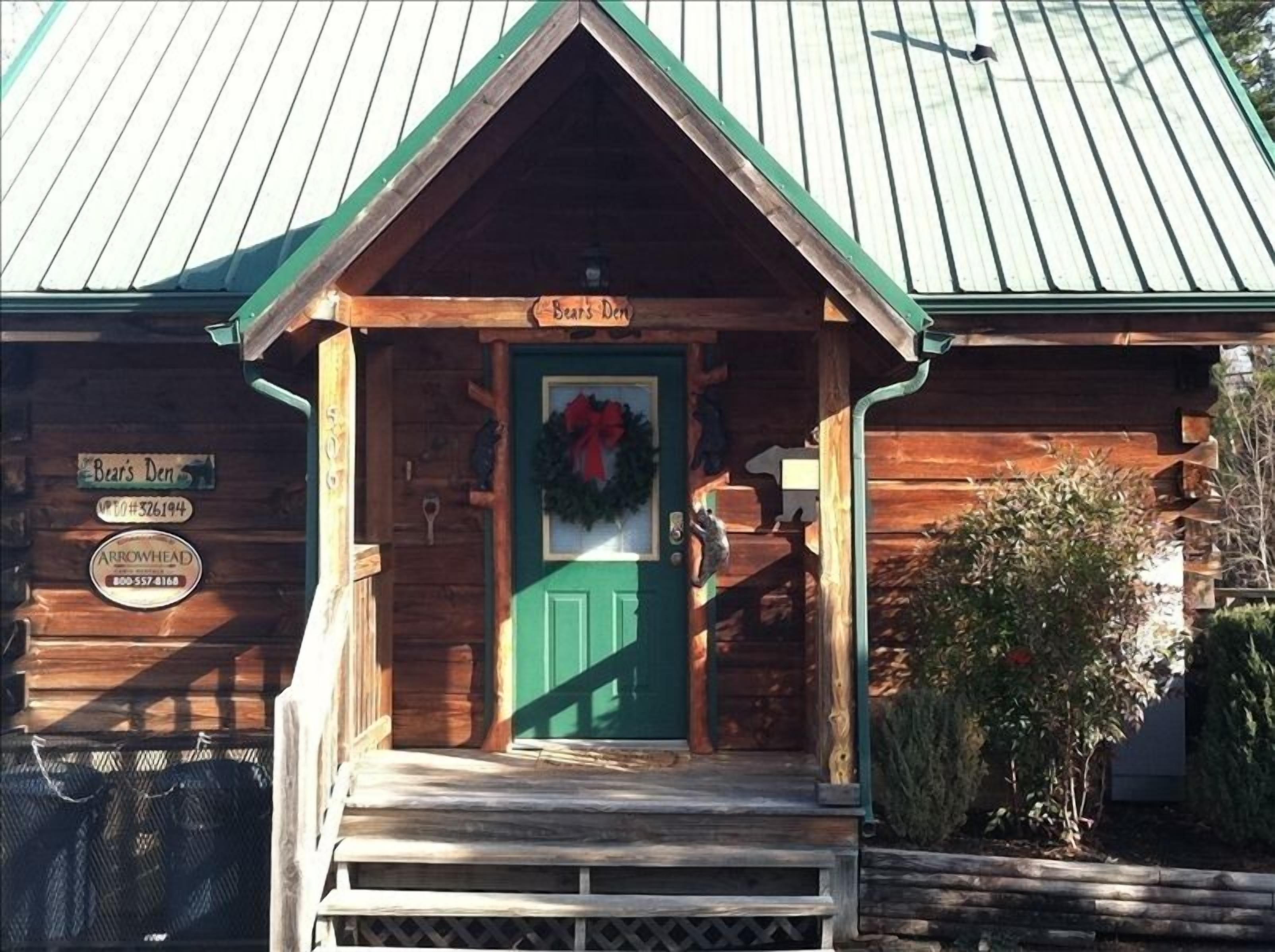 Best Rate & Location! 1/2 Mile to Parkway. Your Escape Awaits!