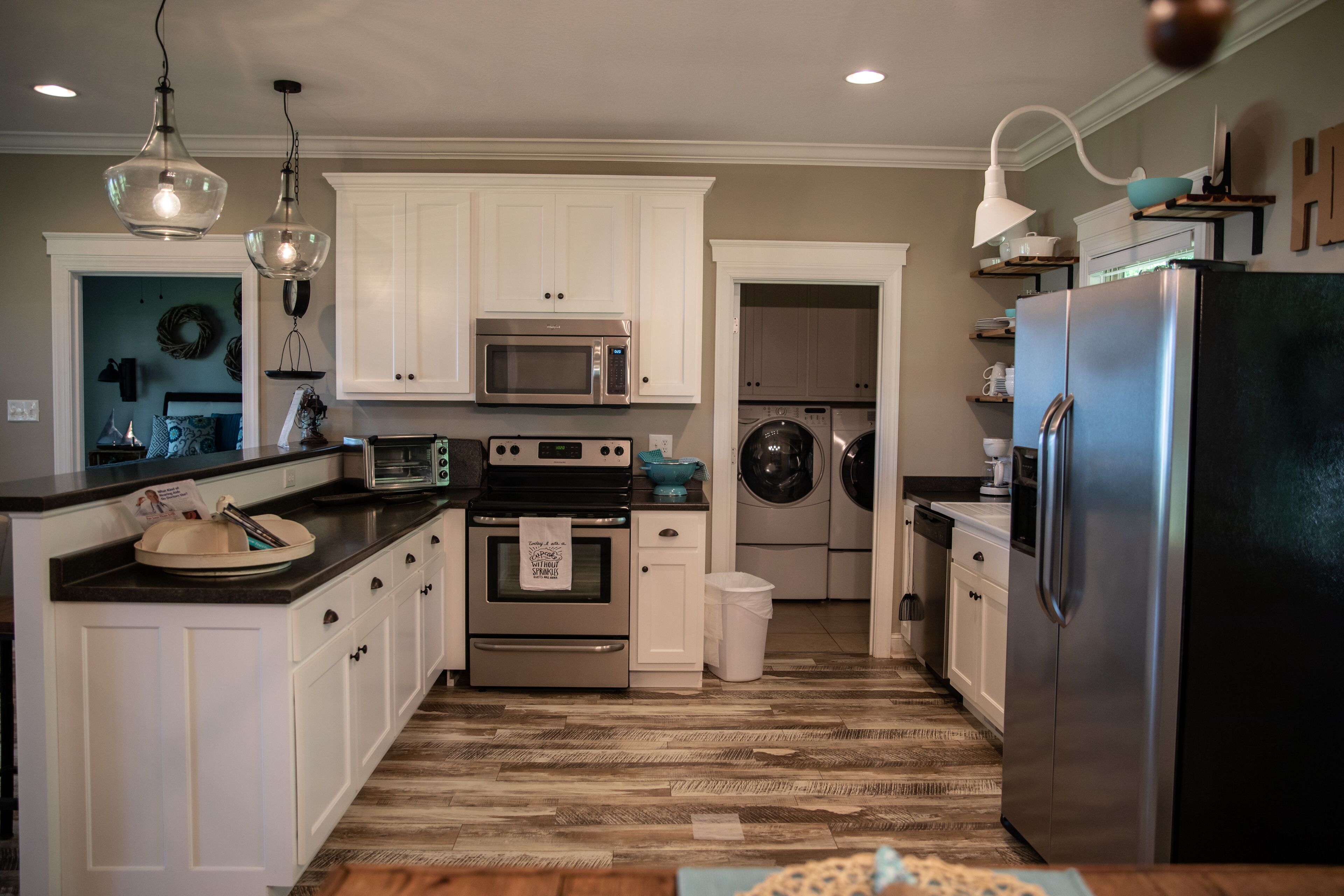 Lake Therapy Cottage On the Water. WIFI