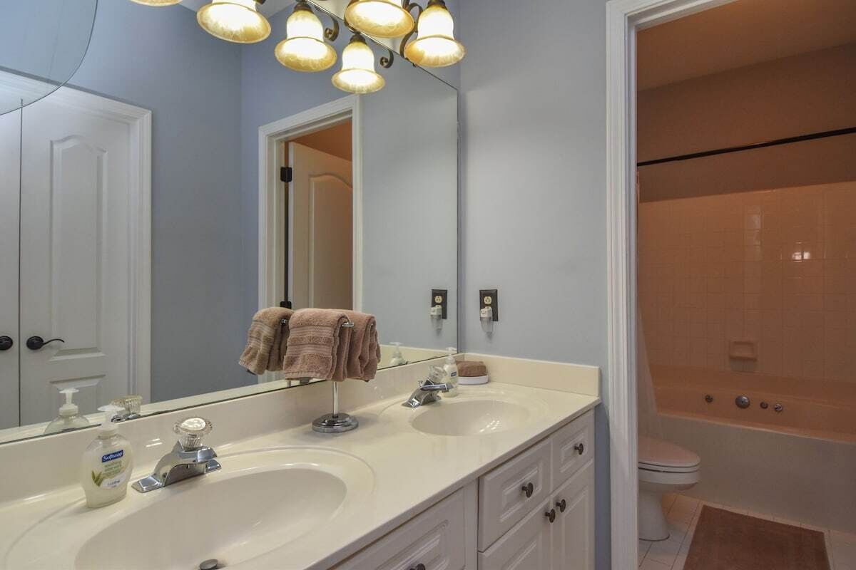 LKN Sunsets Lakefront 3B/2B, Lake View Patio, Pool