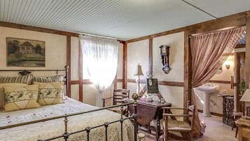 1 bedroom, bed sheets
