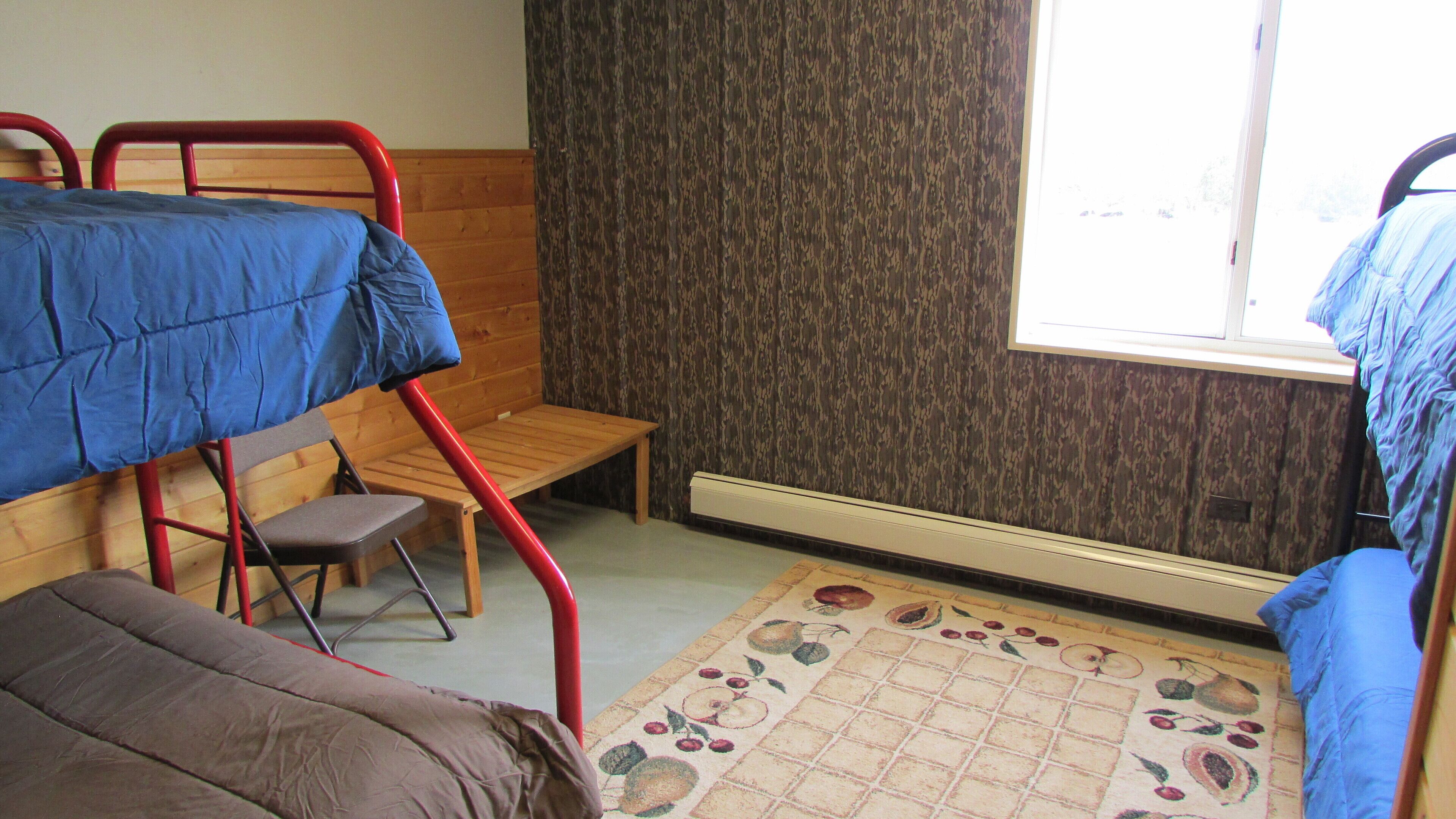 3 bedrooms, internet, bed sheets, wheelchair access