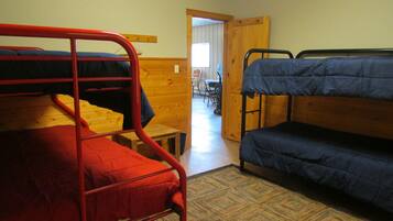 3 bedrooms, Internet, bed sheets, wheelchair access