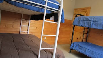 3 bedrooms, internet, bed sheets, wheelchair access