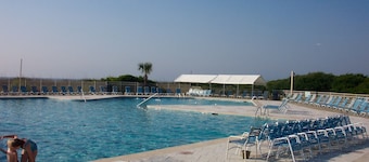 Ocean Front 1st Row ~ Private Corner Unit ~ Close to Pool, Beach Bar & Boardwalk