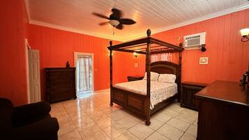 2 Schlafzimmer, BĂŒgeleisen/BĂŒgelbrett, WLAN, BettwĂ€sche