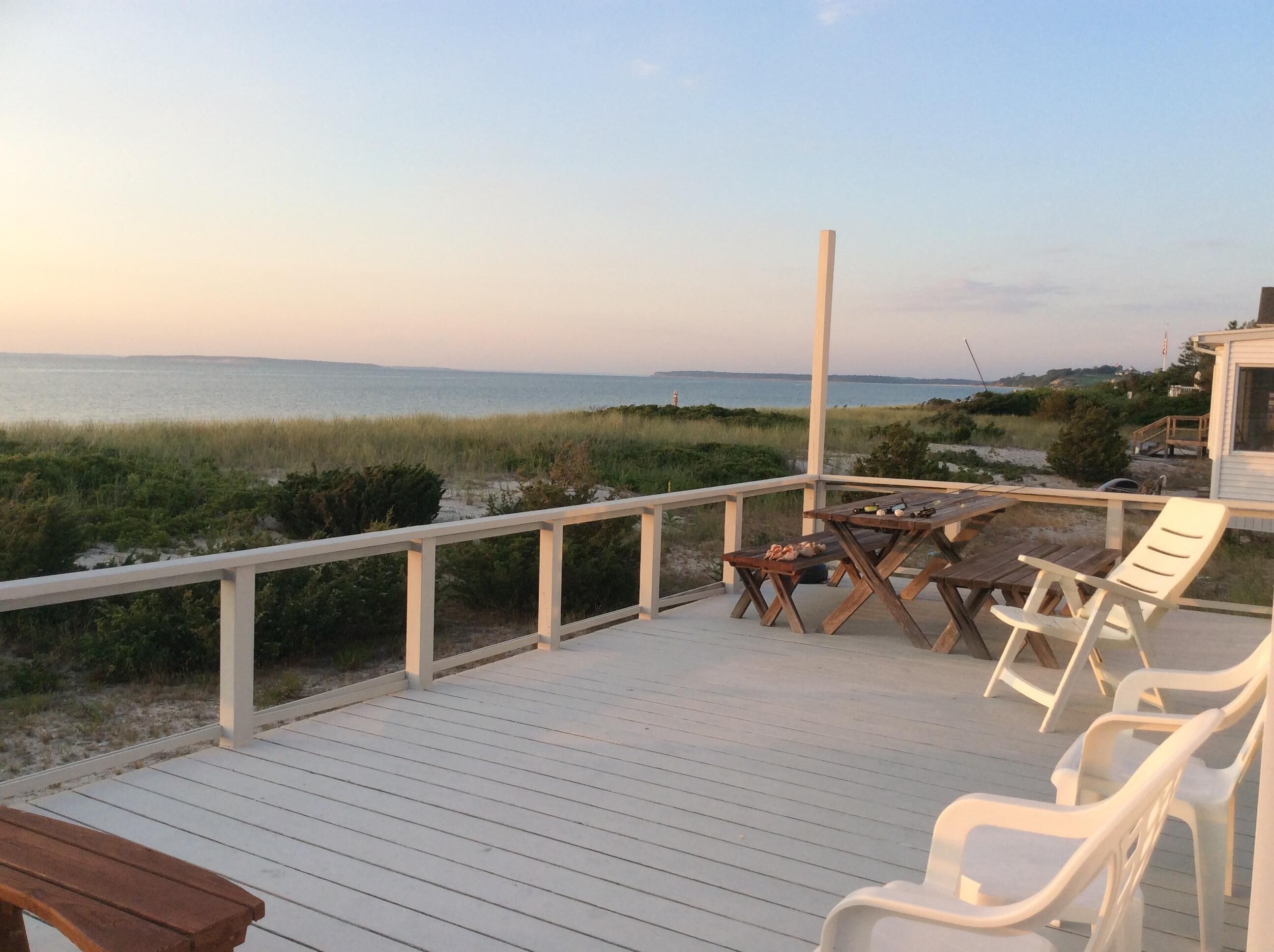 Stunning Beach Cottage on Private Road! Shinnecock Hills, Southampton, NY