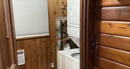 Cozy Cabin On The Sol Duc River Sleeps Four. Fully Supplied Kitchen And Linen's.