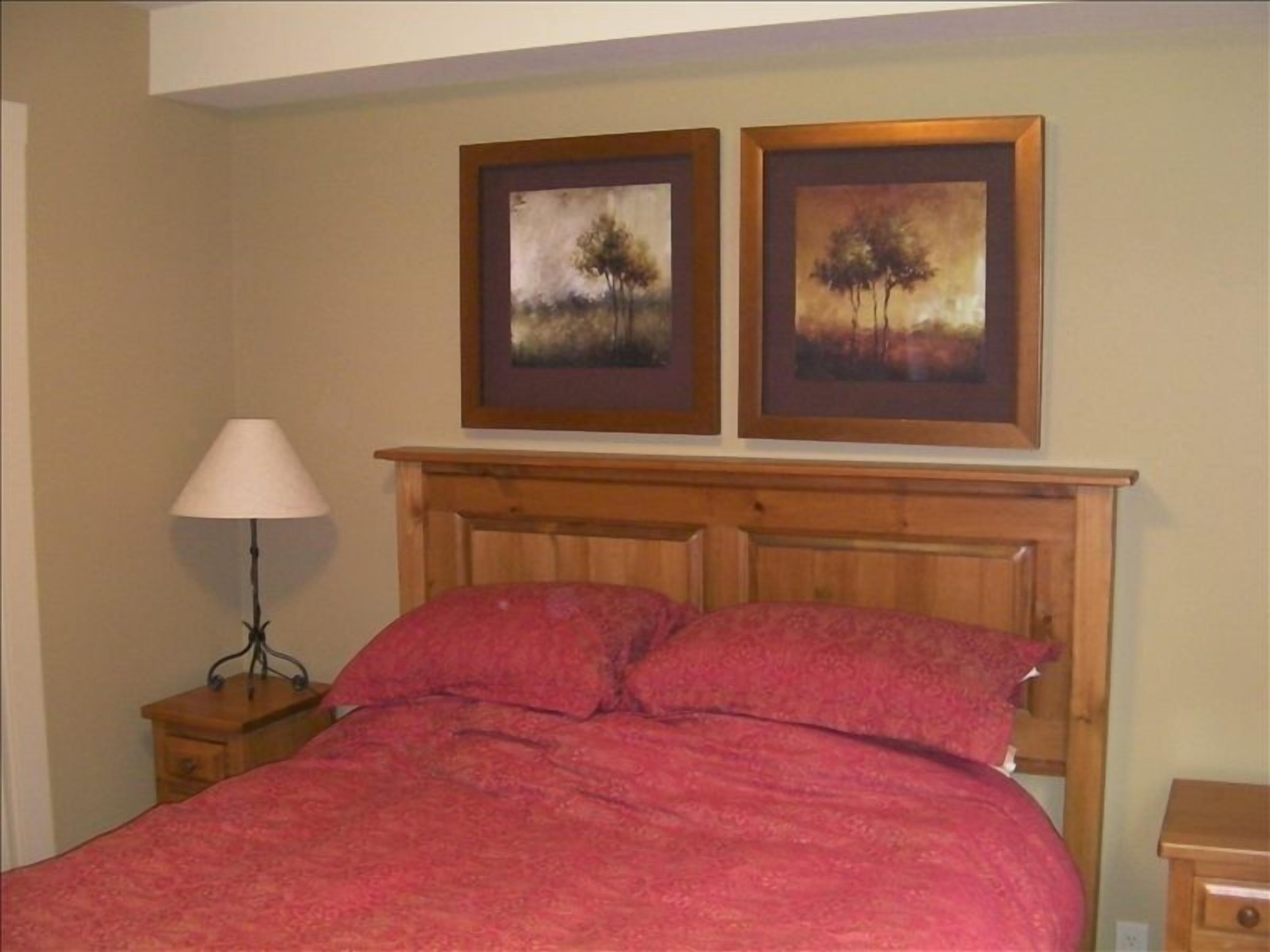 Gorgeous Slopeside Condo for Winter and Summer Fun