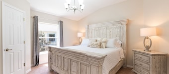 ON SALE! 4BD 3BTH 1.5 MILES TO DISNEY!