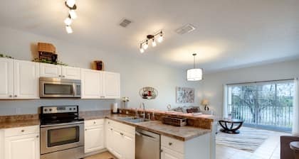 ON SALE! 4BD 3BTH 1.5 MILES TO DISNEY!