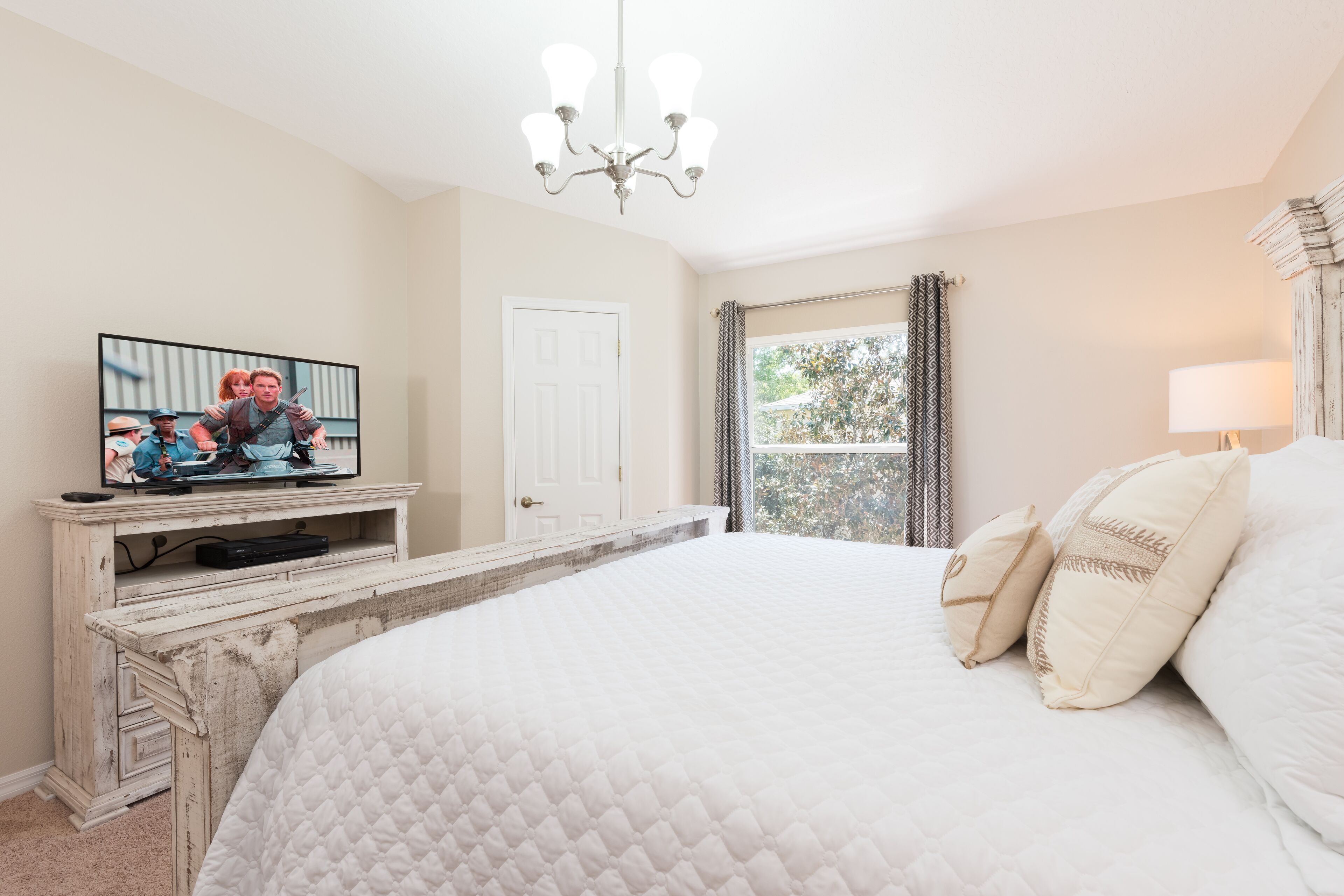 4 bedrooms, memory foam beds, desk, iron/ironing board