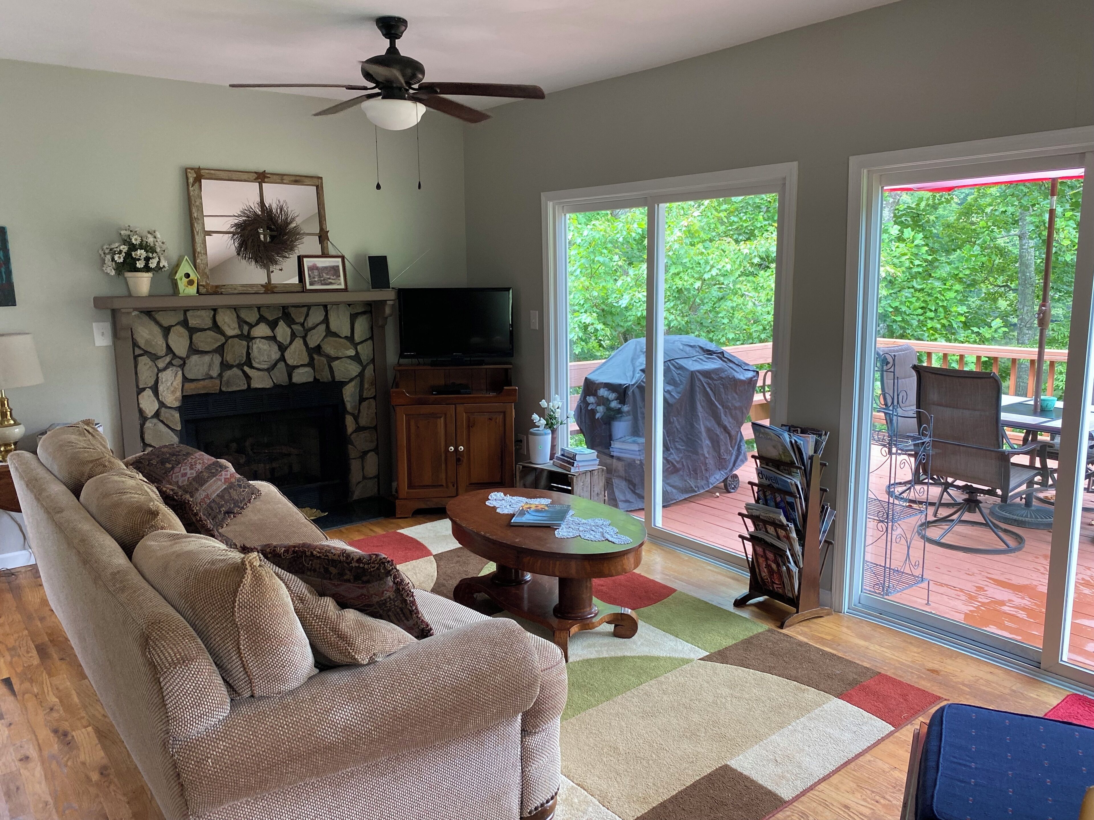 Cottage on a private lake in the Blue Ridge Mountains of Virginia