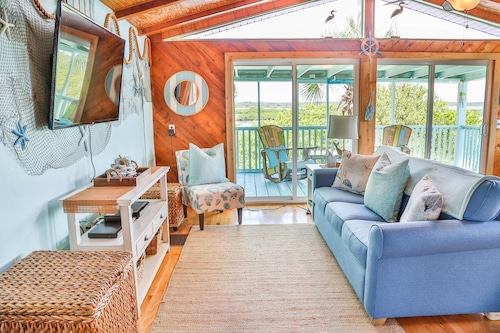 WELCOME TO  A PARADISE GETAWAY IN WEEKI WACHEE FLORIDA